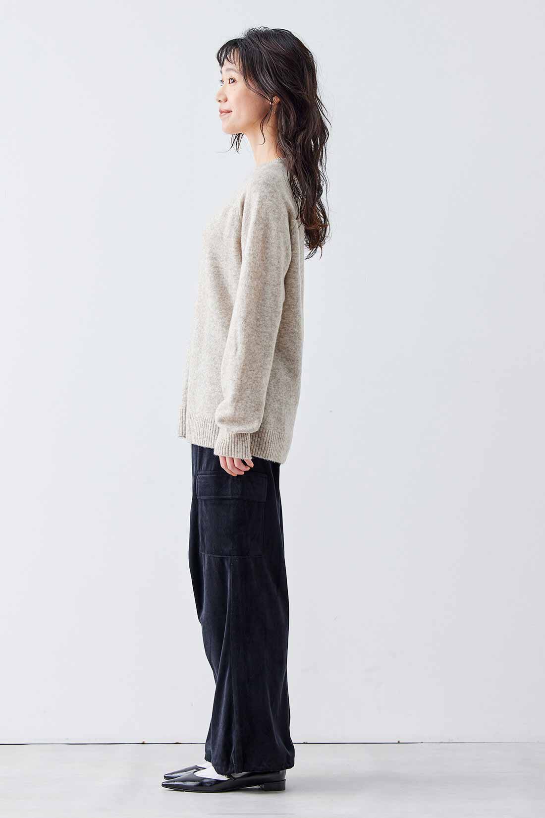 Live in  comfort|リブ イン コンフォート はき心地やわらか 上品艶ベロアのパラシュートパンツ