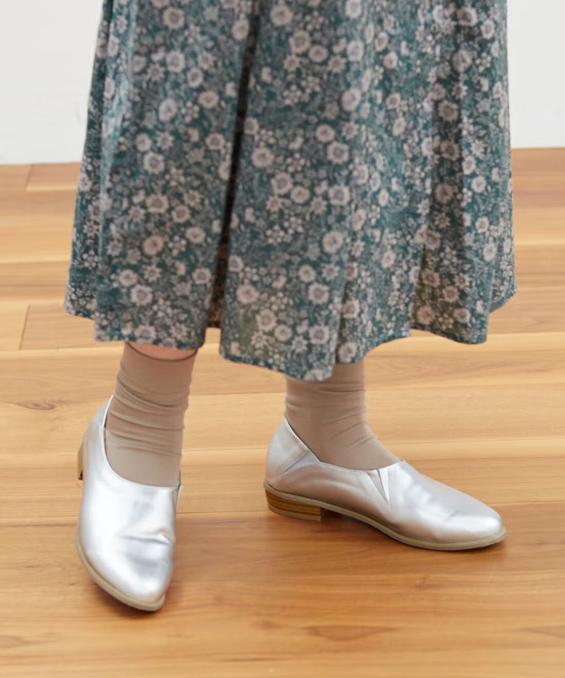 Live in  comfort|リブ イン コンフォート はまじとコラボ　カジュアルスタイルがきれいめにまとまる　やわらかフラットシューティ