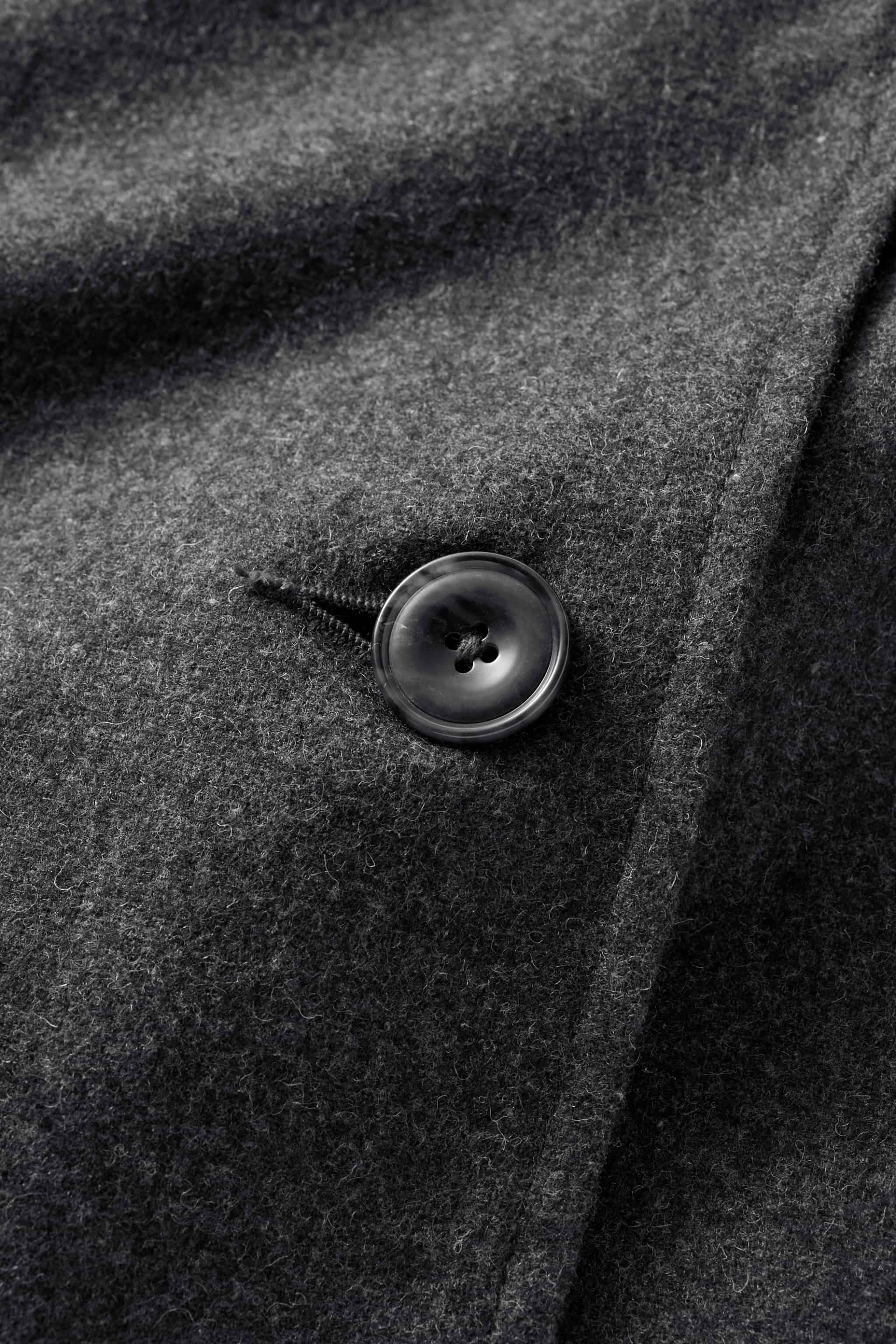 Live in  comfort|リブ　イン　コンフォート　長く愛せる　ウール混素材の上品ロングコート〈チャコールグレー〉