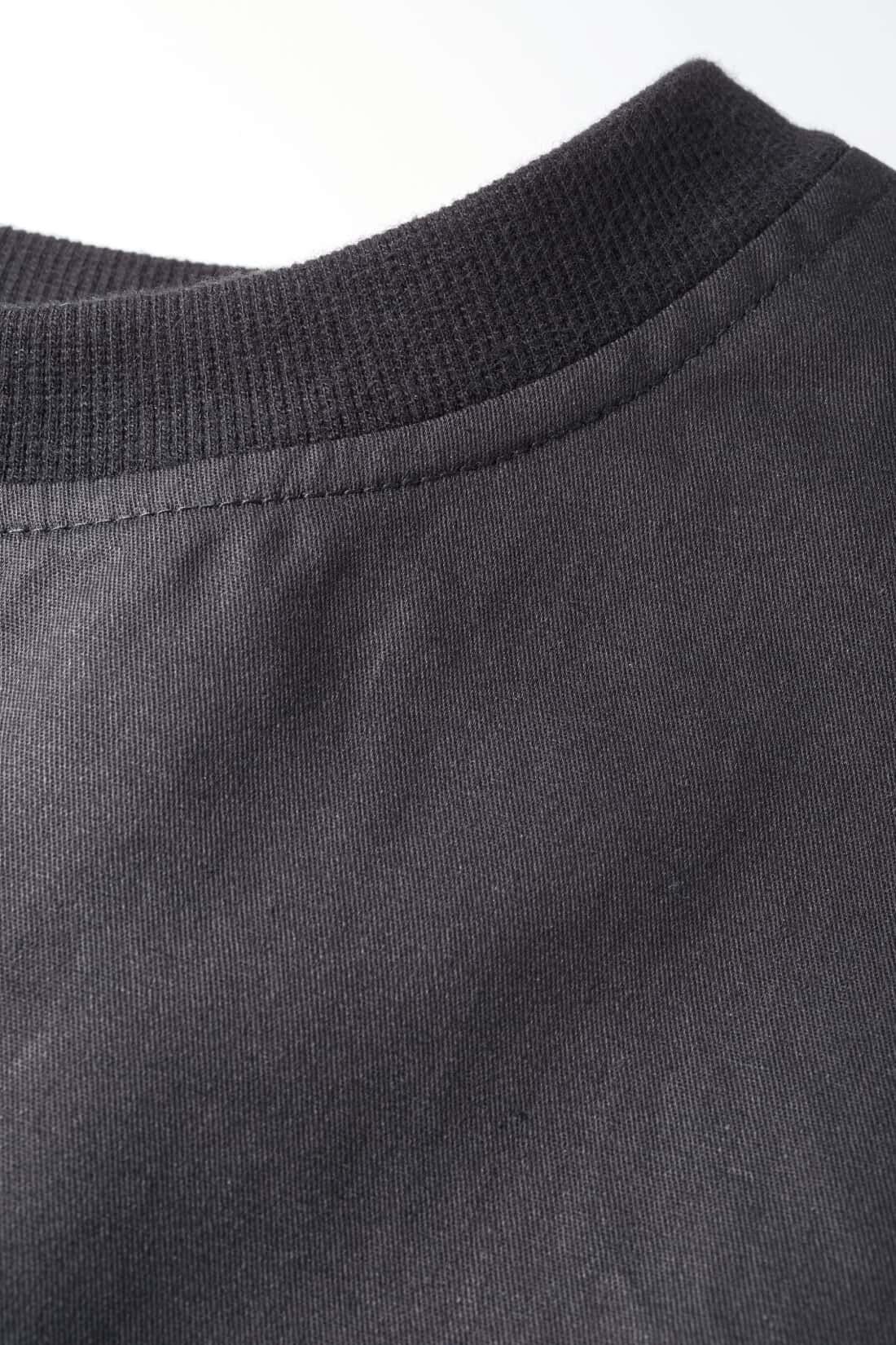 Live in  comfort|リブ イン コンフォート　Ｌｉｖｅ　Ｌｏｖｅ　Ｃｏｔｔｏｎ？プロジェクト　かぶるだけ！簡単スッキリカジュアルワンピース〈ブラック〉|首もとは素材違いでおしゃれ見え。