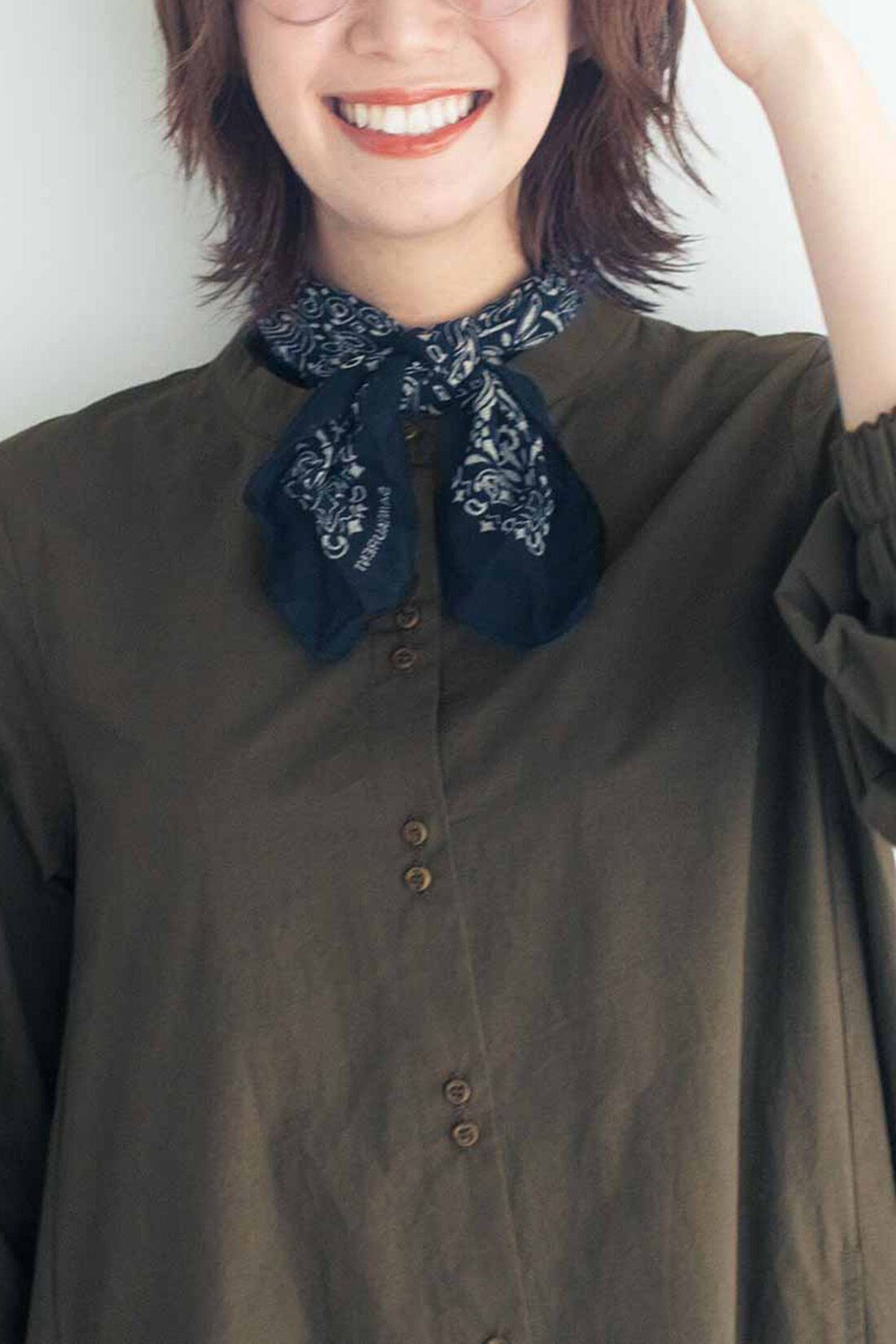 Live in  comfort|リブ イン コンフォート 栞里ちゃんとつくった レディー気分なシャツワンピース〈チャコールグレー〉