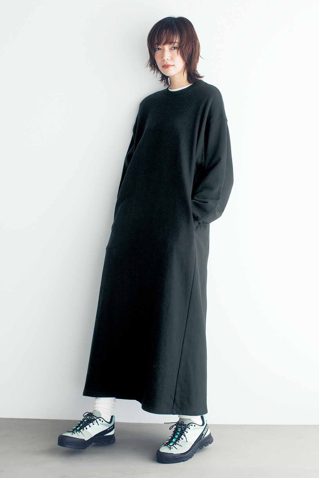 Live in  comfort|リブ イン コンフォート 栞里ちゃんとつくった シルエットにこだわった 着心地らくちん 裏毛デザインワンピース〈ブラック〉