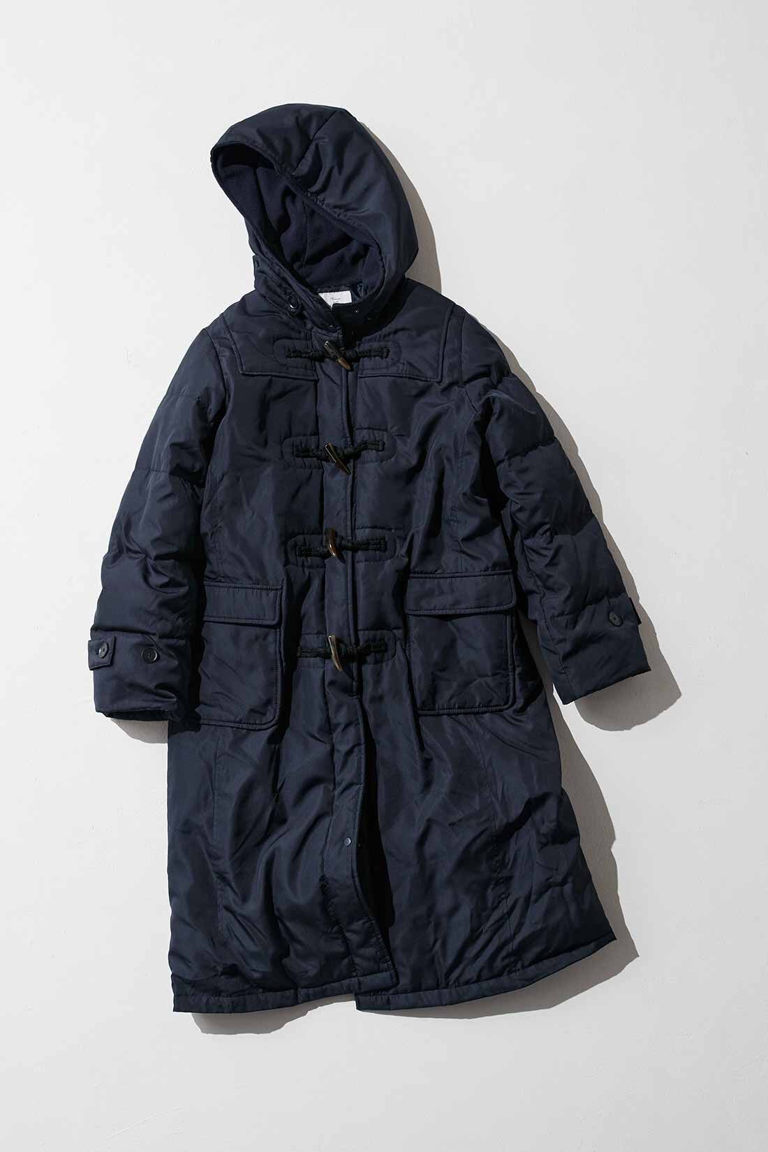 Live in  comfort|リブ イン コンフォート くぼっち★とコラボ 軽やかにこなれ見えする 撥水ロングダッフルダウンコート〈チャコールネイビー〉