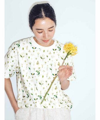 Live in  comfort | plantica 美しく咲き誇る コットン Tシャツ by LOVE＆PEACE PROJECT ホワイト 白