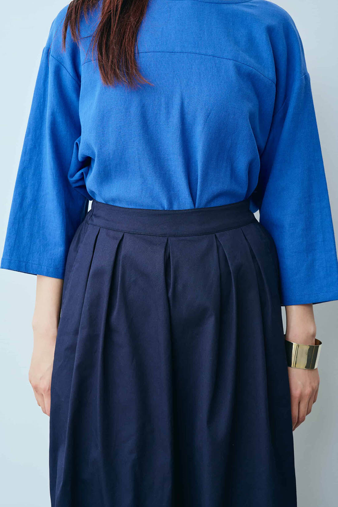 Live in  comfort|リブ イン コンフォート　Ｌｉｖｅ　Ｌｏｖｅ　ＣｏｔｔｏｎⓇプロジェクト　シルエットチェンジでコーデ自在な　ぷっかりコットンパンツ〈ネイビー〉|ウエスト周りは脇ゴム仕様。