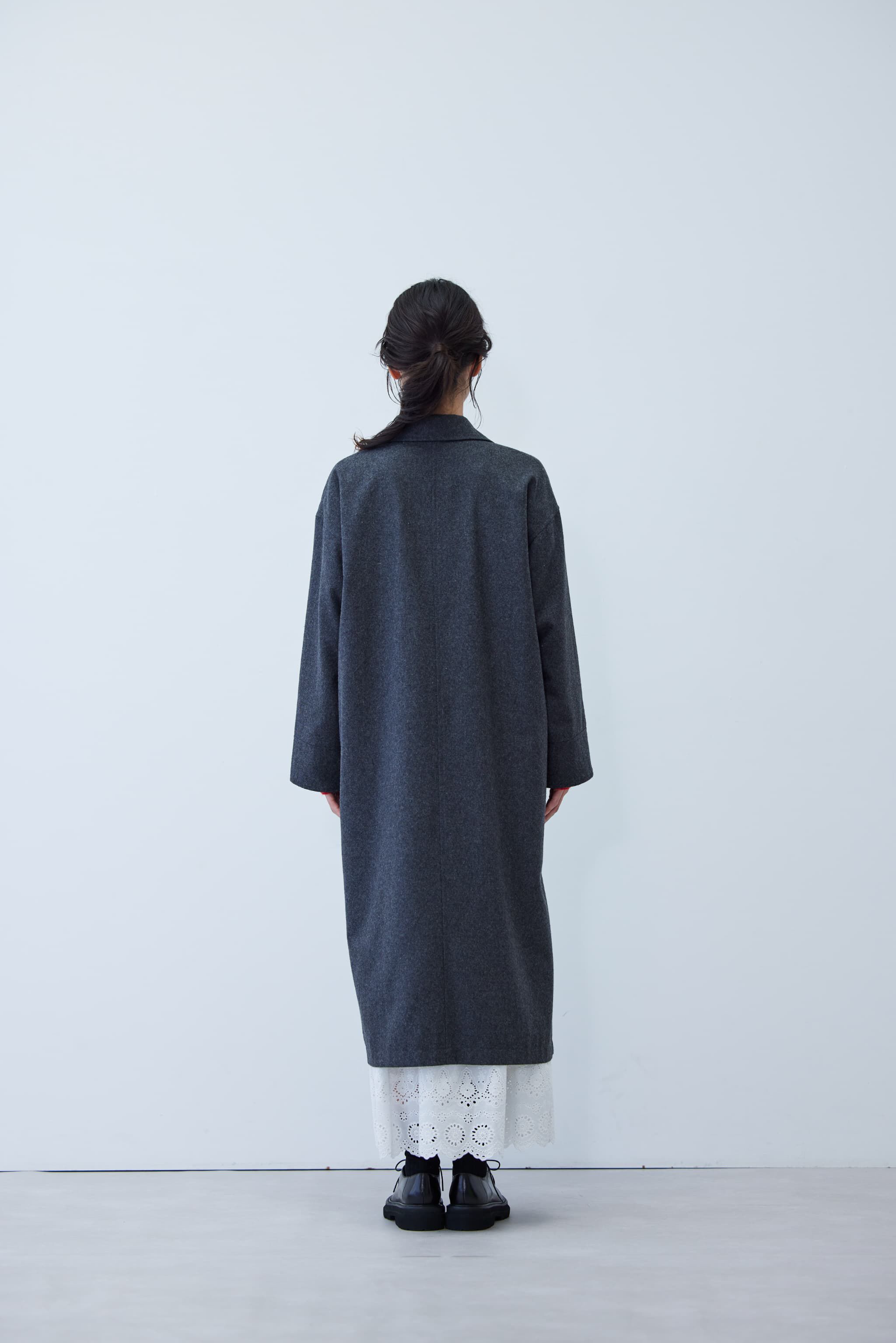 Live in  comfort|リブ　イン　コンフォート　長く愛せる　ウール混素材の上品ロングコート〈チャコールグレー〉
