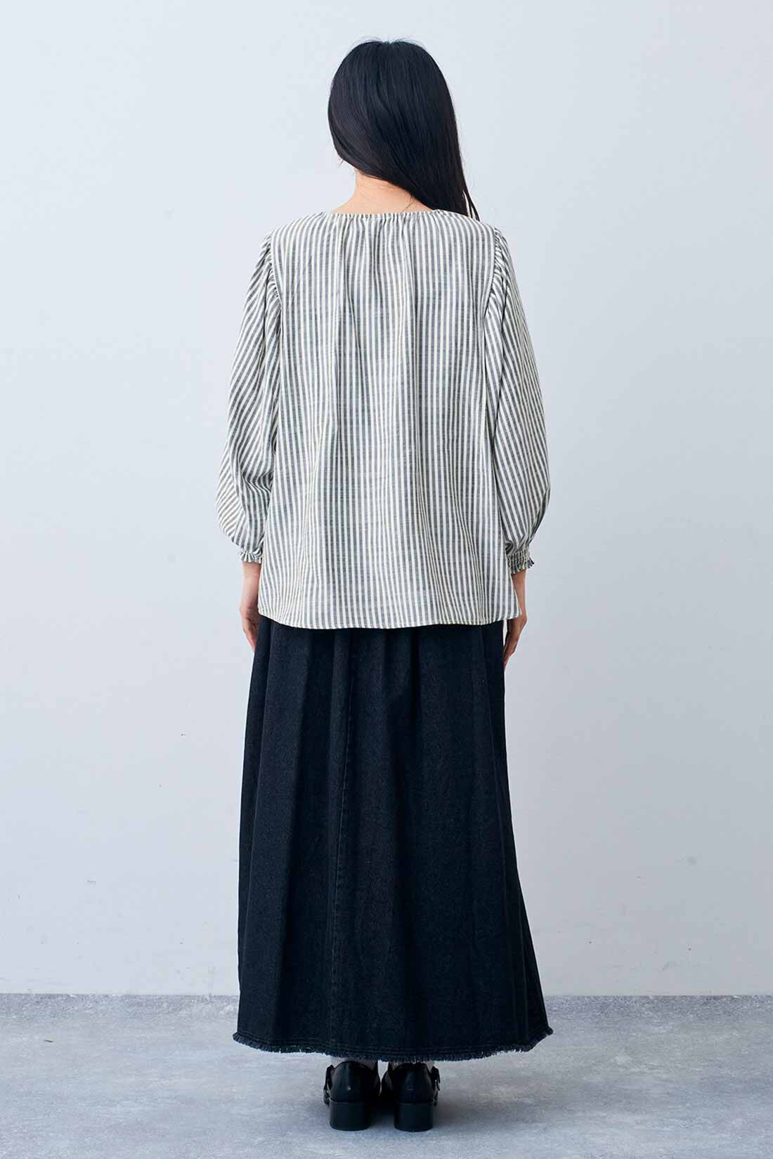 Live in  comfort|リブ イン コンフォート ネックギャザーで簡単に着られる！ ボリューム袖ブラウス〈ストライプ〉