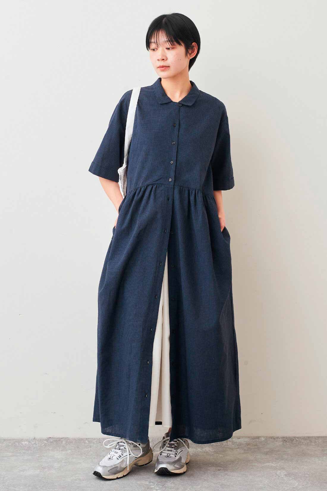Live in  comfort|リブ イン コンフォート 人気スタイリスト 石上 美津江さんとつくった 麻混上品ワンピース〈ブルーチェック〉