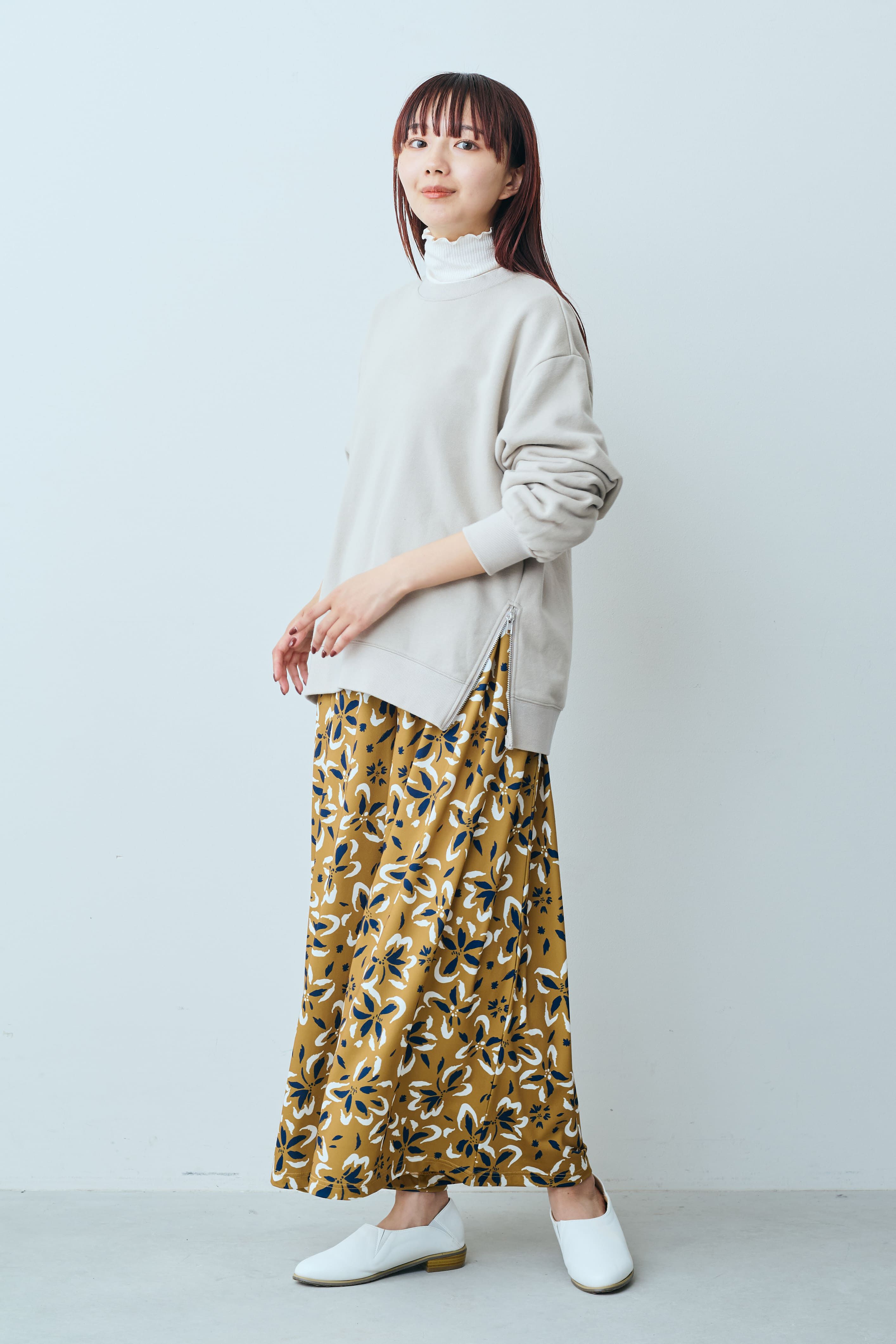Live in  comfort|リブ イン コンフォート　Ｌｉｖｅ　Ｌｏｖｅ　ＣｏｔｔｏｎⓇプロジェクト　大人っぽく着られる　すそファスナースウェットトップス 〈ネイビー〉