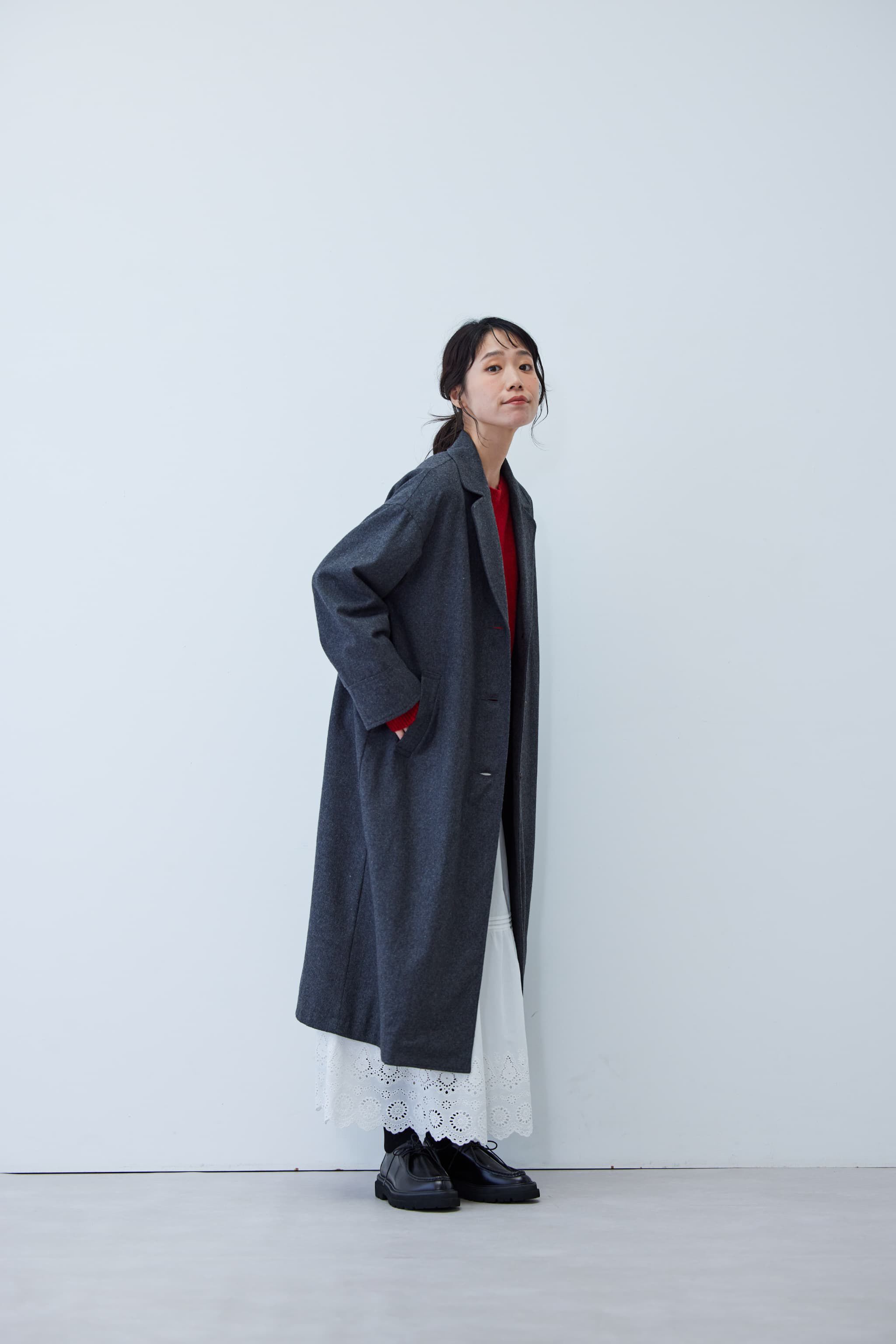 Live in  comfort|リブ　イン　コンフォート　長く愛せる　ウール混素材の上品ロングコート〈チャコールグレー〉