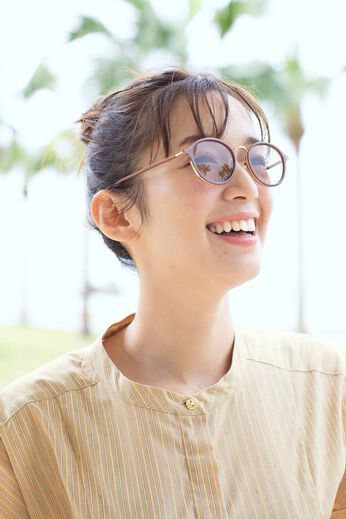 Live in  comfort | 佐藤栞里ちゃんコラボ UVカット ファッショングラス 〈金〉