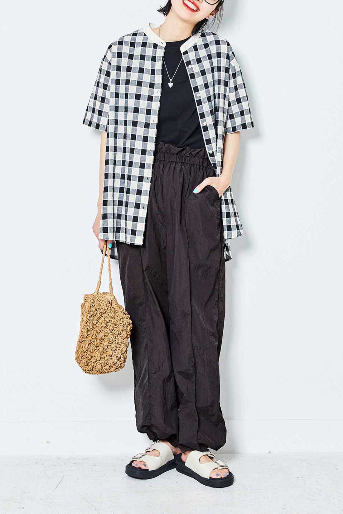 Live in  comfort|リブ イン コンフォート 莉子さんとつくった 街でも山でも これさえあれば！ なオールラウンド2-WAYパンツ〈スモーキーブラウン〉