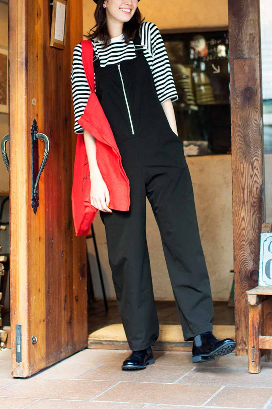 Live in  comfort|リブ イン コンフォート   ジップ付き 着心地らくちん大人サロペット〈ブラック〉