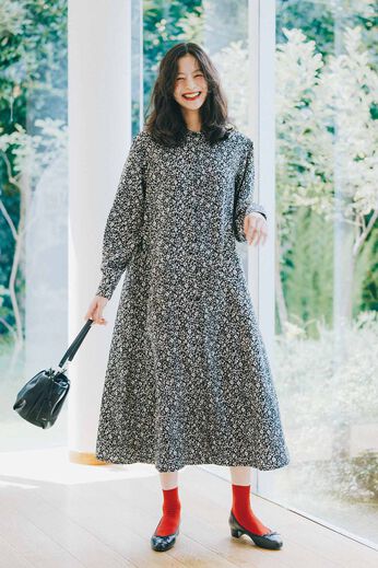 Live in  comfort | はまじ　モノトーン　花柄ワンピ〈ＢＫ〉リブイン