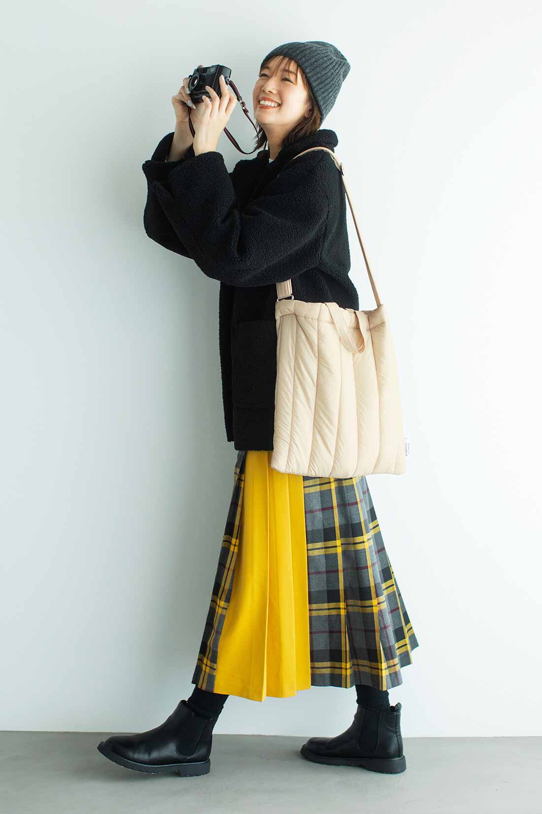 Live in  comfort|リブ イン コンフォート 軽やかに手ぶらでお出かけ！ ふかふかキルティングショルダーバッグ|身軽でいたい旅先の散策では、両手が使える肩掛けコーデで！ 身のまわりの必需品も収まる容量ながら、軽～い使い心地です。