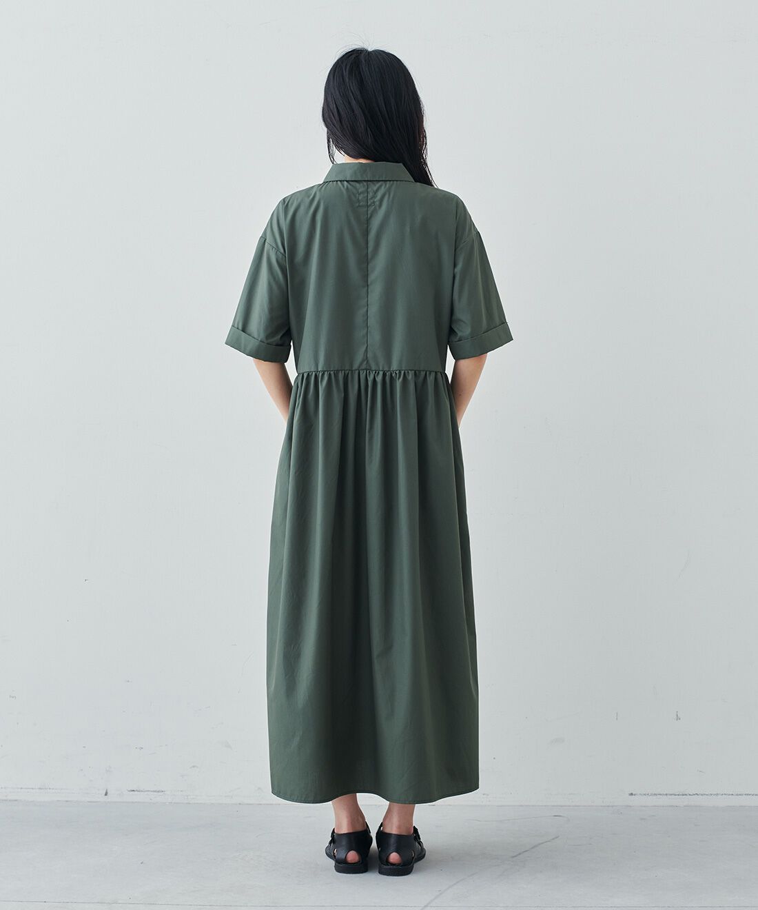 Live in  comfort|リブ イン コンフォート シンプルライフ研究家 マキさんとつくった お出かけ顔の撥水（はっすい）素材シャツワンピース