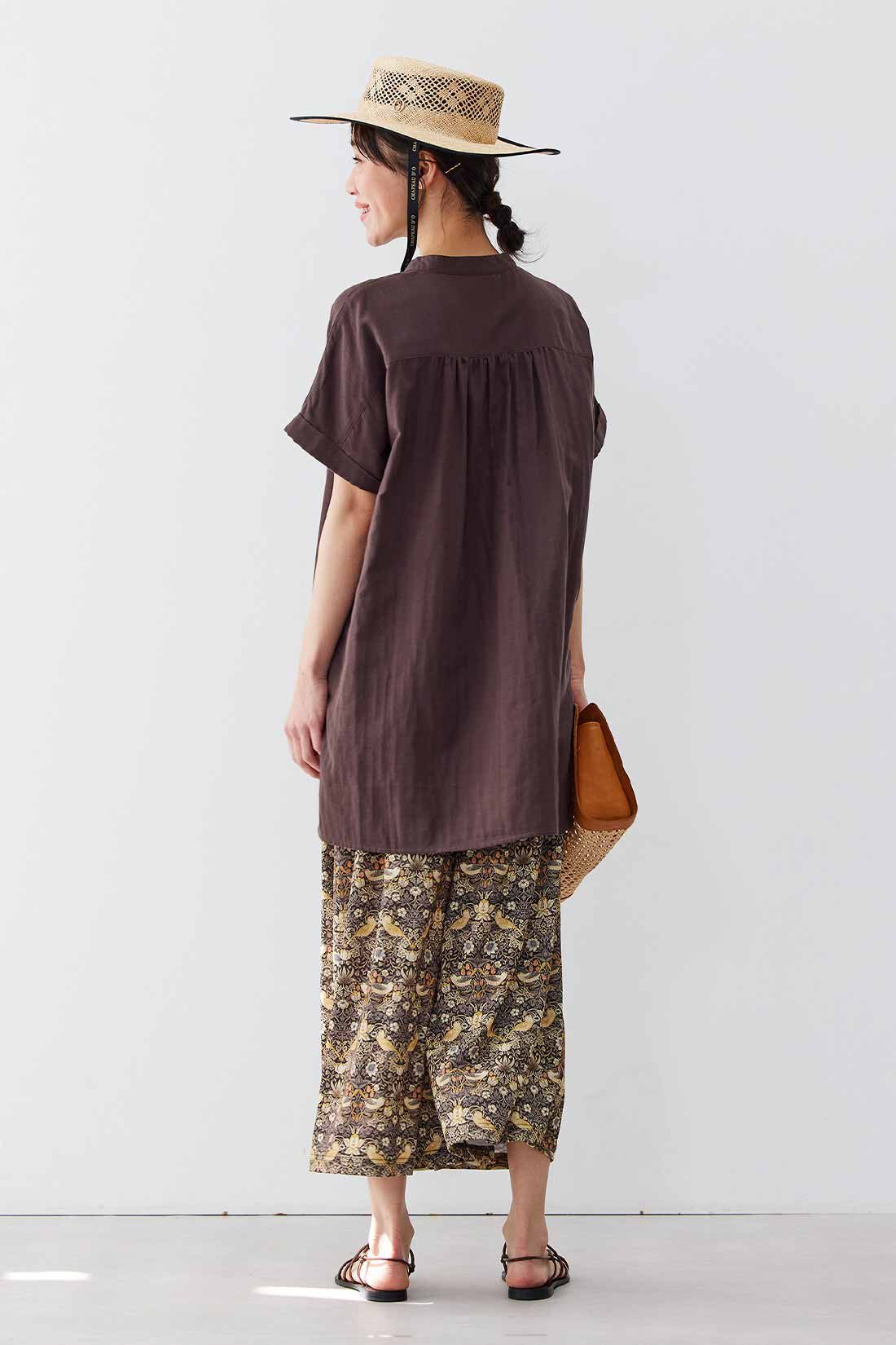 Live in  comfort|リブ イン コンフォート ふんわり軽やかダブルガーゼ 上品フレンチブラウス〈チャコールブラウン〉