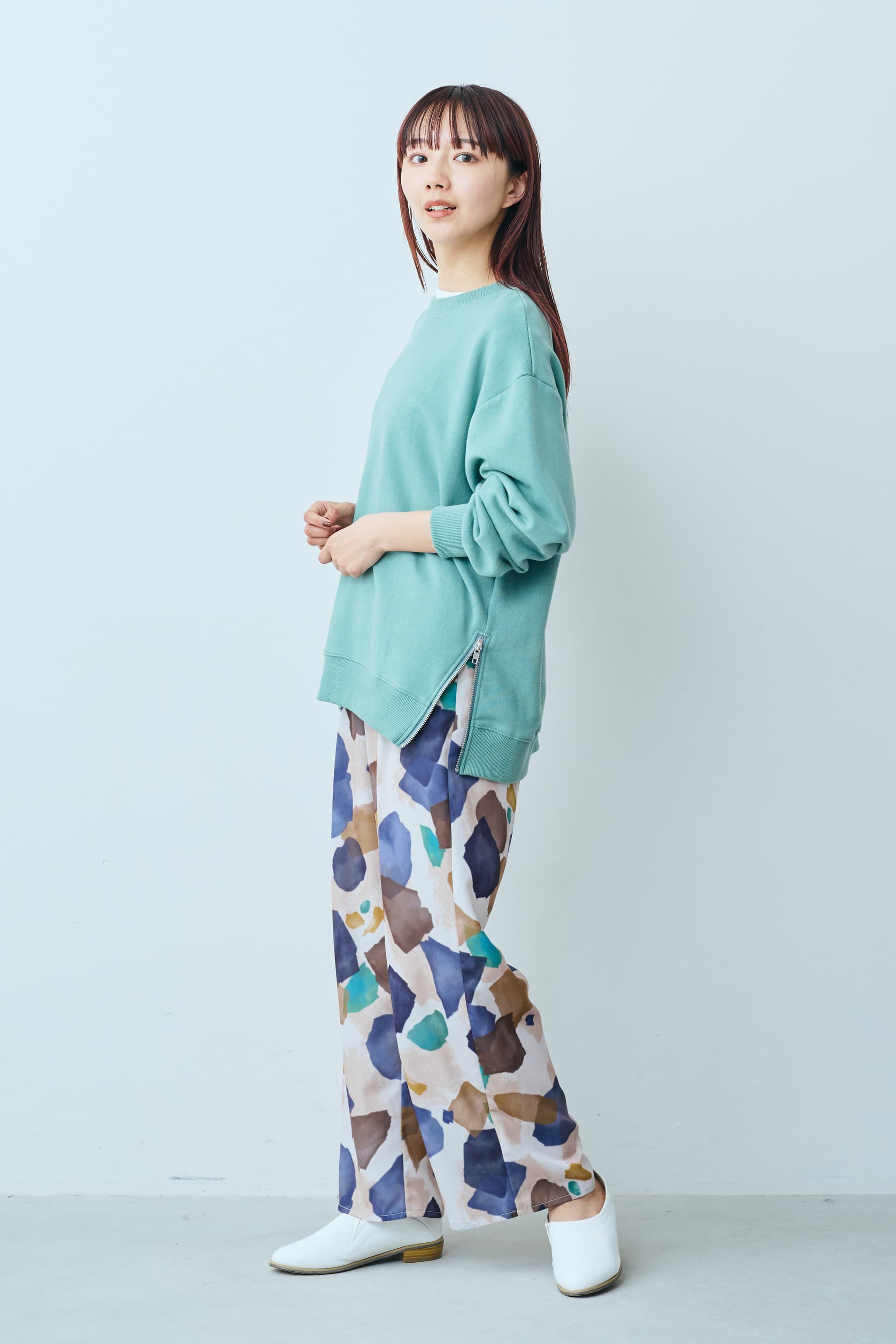 Live in  comfort|リブ イン コンフォート　Ｌｉｖｅ　Ｌｏｖｅ　ＣｏｔｔｏｎⓇプロジェクト　大人っぽく着られる　すそファスナースウェットトップス 〈グレイッシュベージュ〉