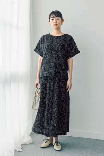 Live in  comfort | ダブルガーゼ ドットスカートセットアップ〈ブラック〉〉【コーデ買い】