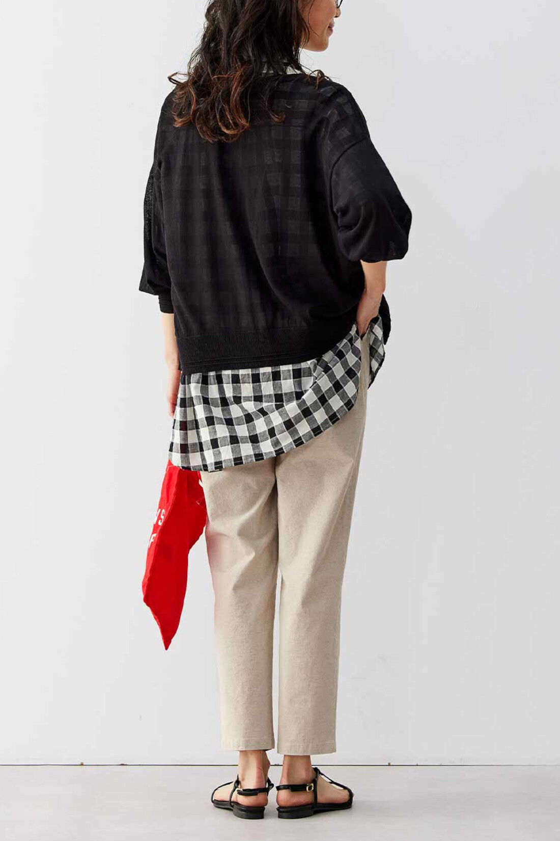 Live in  comfort|リブ イン コンフォート   ブロックチェックシャツと白パンツの涼やかモノトーンコーデセット