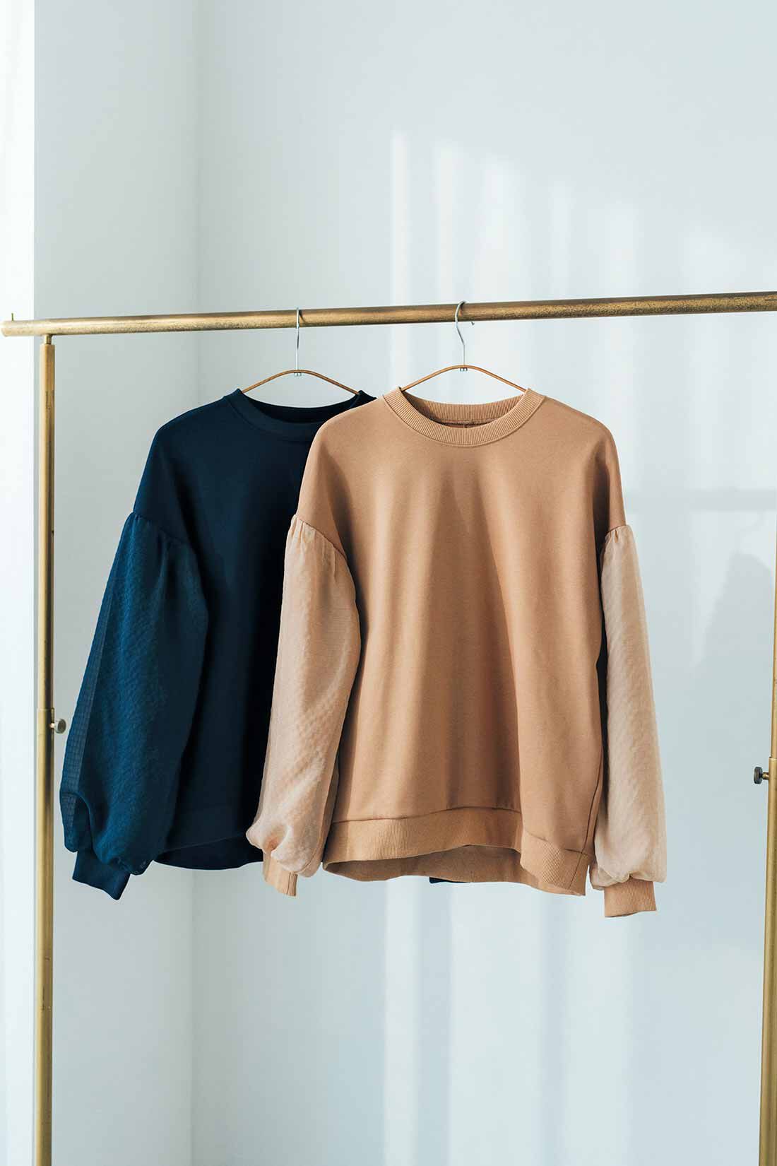 Live in  comfort|リブ イン コンフォート 品よく着映える 大人専用袖ふんわりシフォンスウェットトップスの会