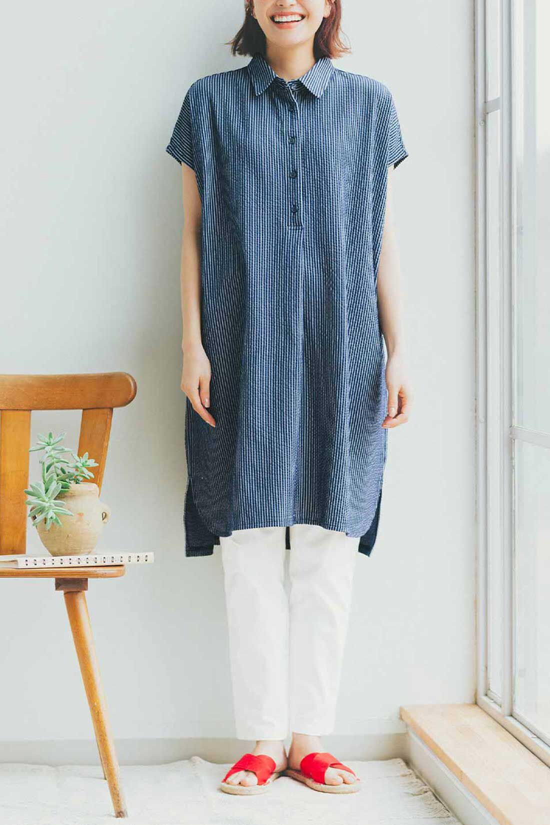 Live in  comfort|リブ イン コンフォート きちんと見えて実は伸びやか ぽこぽこサッカーカットソーのシャツチュニック〈ホワイト〉