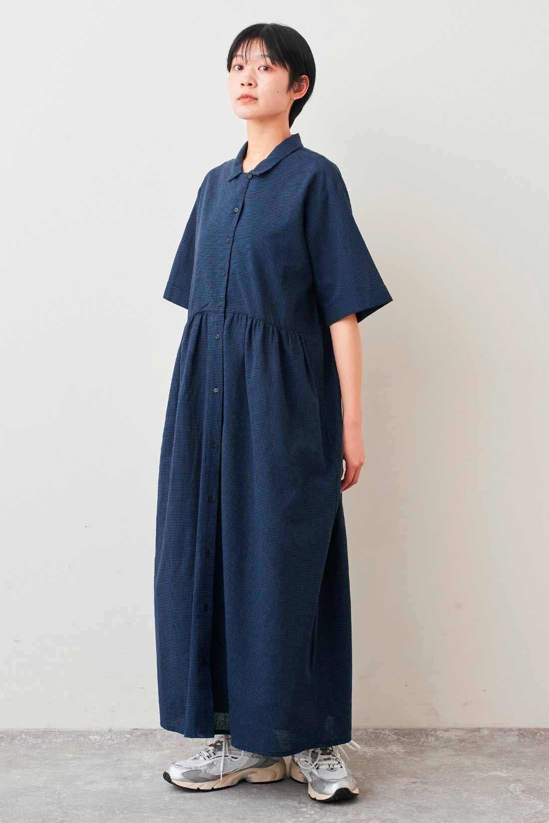 Live in  comfort|リブ イン コンフォート 人気スタイリスト 石上 美津江さんとつくった 麻混上品ワンピース〈ブルーチェック〉