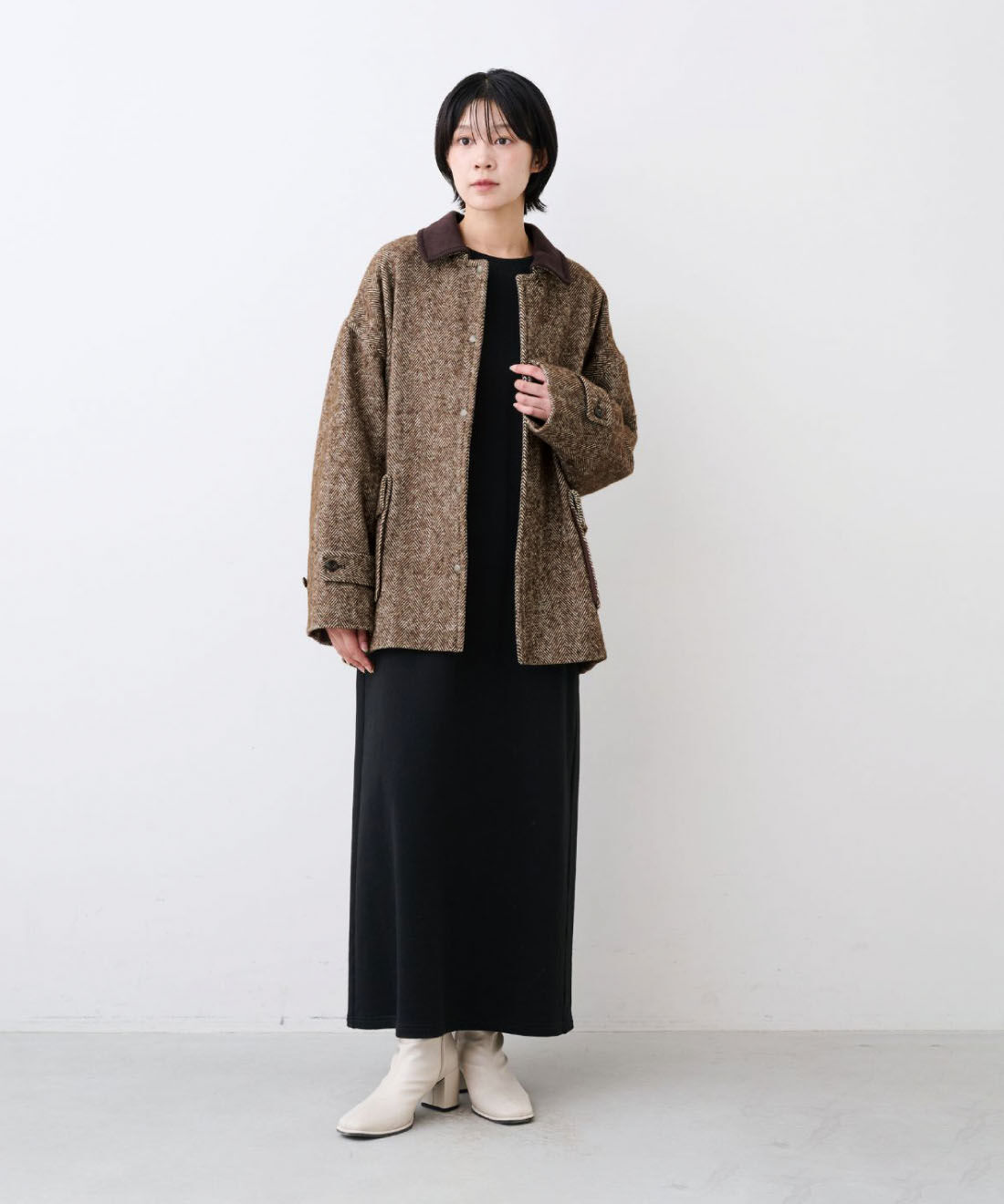 Live in  comfort|リブ イン コンフォート 栞里ちゃんとつくった 異素材を組み合わせ丁寧に仕立てた 主役級ミドルコート〈ダークブラウン〉|身長：163cm　着用サイズ：M