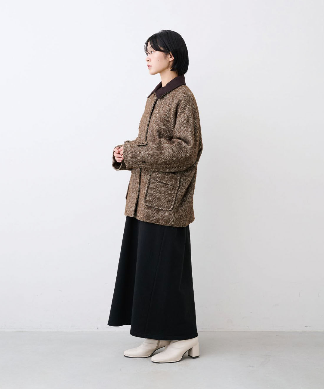 Live in  comfort|リブ イン コンフォート 栞里ちゃんとつくった 異素材を組み合わせ丁寧に仕立てた 主役級ミドルコート〈ダークブラウン〉|身長：163cm　着用サイズ：M