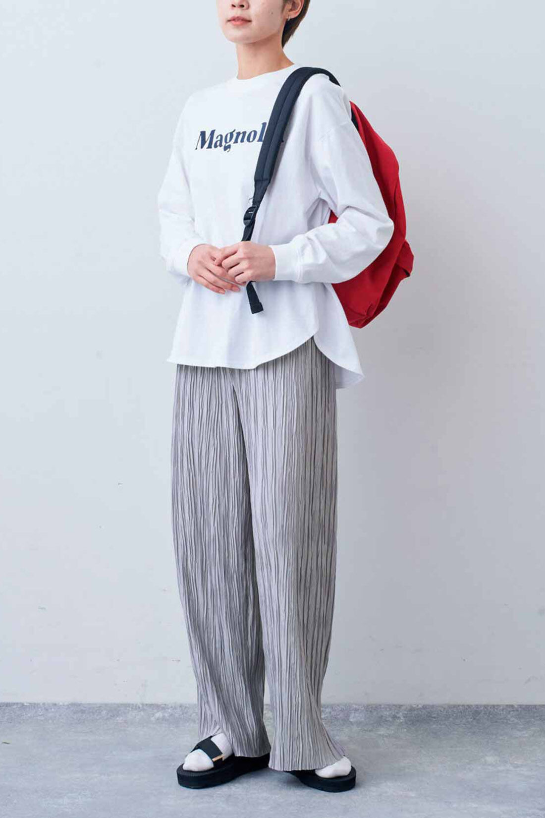 Live in  comfort|リブ イン コンフォート　驚くほどのらくちんさ！ ほどよくきれいに見える プリーツパンツ〈グレー〉