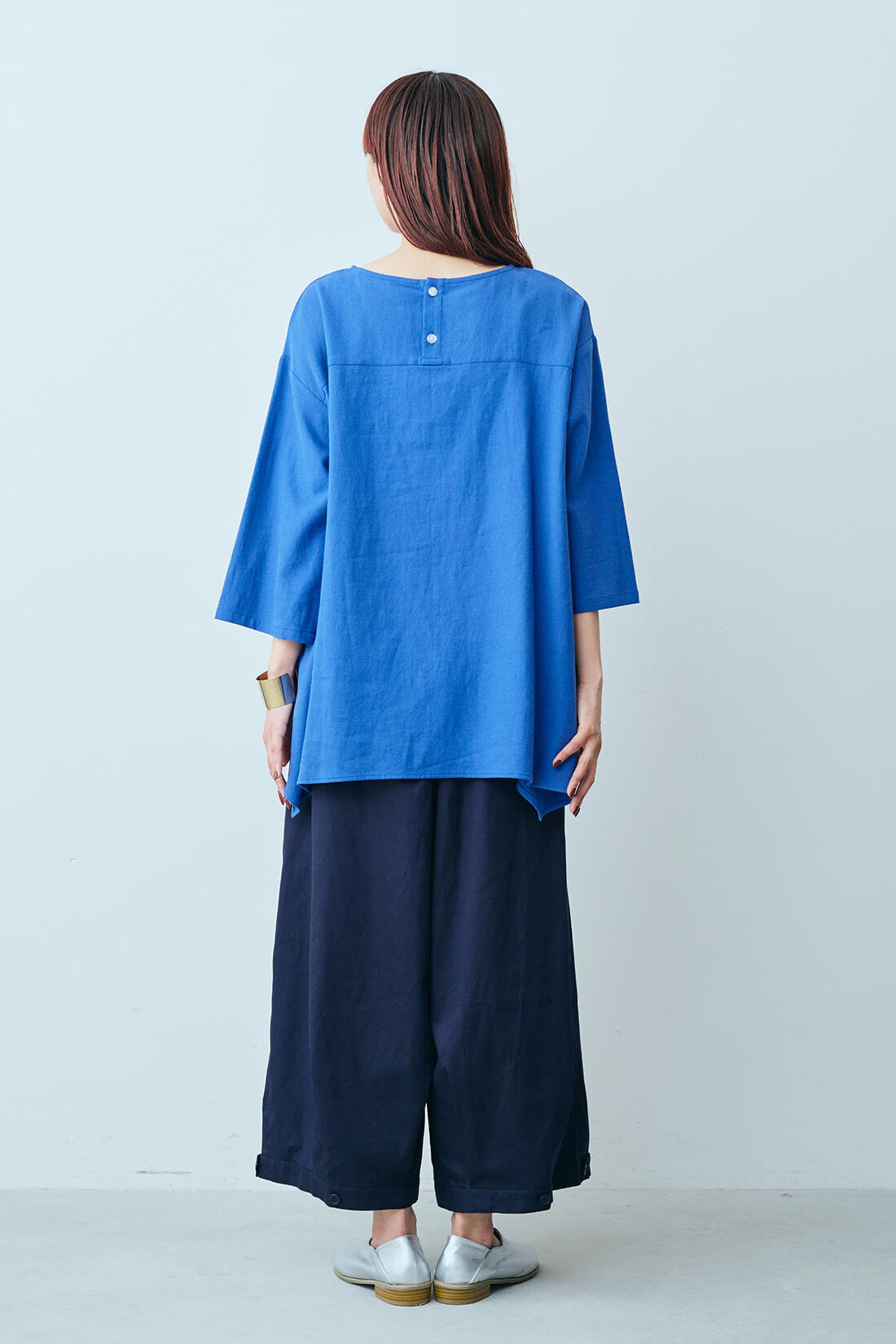 Live in  comfort|リブ イン コンフォート　Ｌｉｖｅ　Ｌｏｖｅ　ＣｏｔｔｏｎⓇプロジェクト　シルエットチェンジでコーデ自在な　ぷっかりコットンパンツ〈ネイビー〉