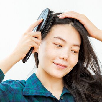 flufeel | 2種の毛先で整える豚毛混 クッションブラシ