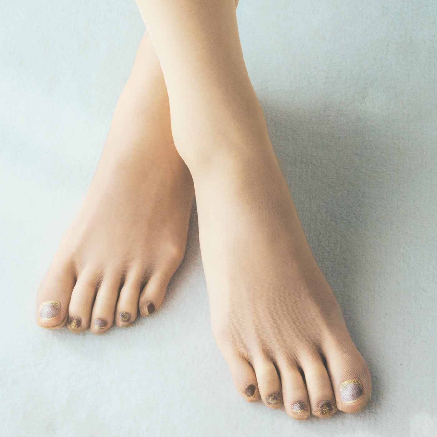 flufeel|毎日の足もとに自信 サロン級の肌映えカラー 素肌風5本指ネイルソックス〈抗菌防臭〉の会
