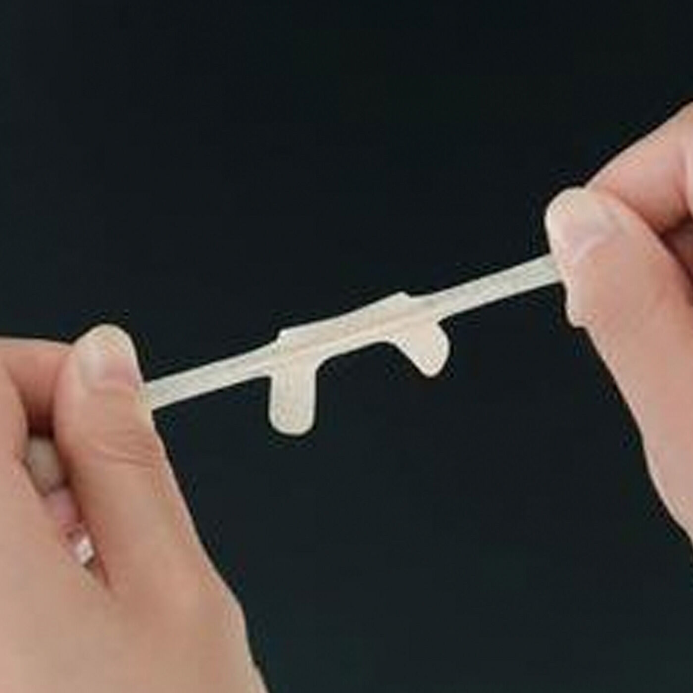 flufeel［フラフィール］|簡単貼るだけ！ 巻きづめくい込み対策ガードテープの会|よく伸びて貼りやすい。