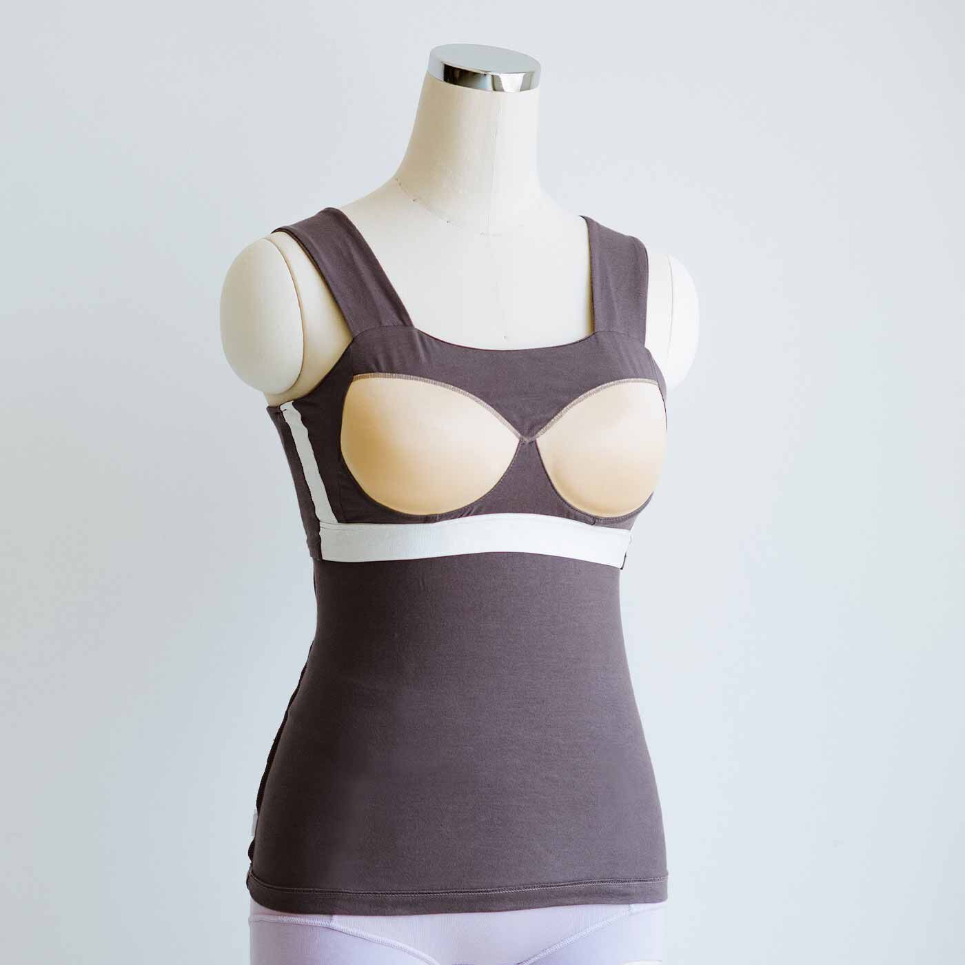 flufeel|動いてもずれにくい　大人の女性のための基礎化粧ブラインナーの会|Front 肌側 カップ下とわきに超極細繊維がフィット。