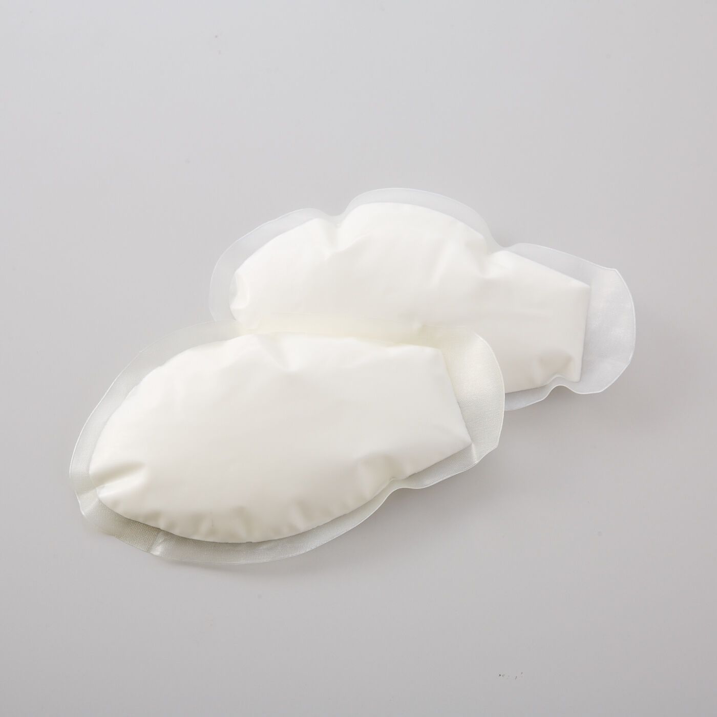 flufeel|乳がん経験者からうまれた　形と重さを整えるパッドセット〈A80・A85・B75・B80〉|2サイズのジェルパッドセット内容です。50ｇ2個の組み合わせです。やわらかくて、適度な重さとふくらみをつくるジェルパッド