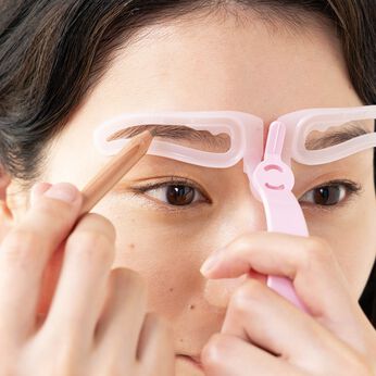 flufeel | 時短で簡単美人眉 左右対称眉毛ガイド