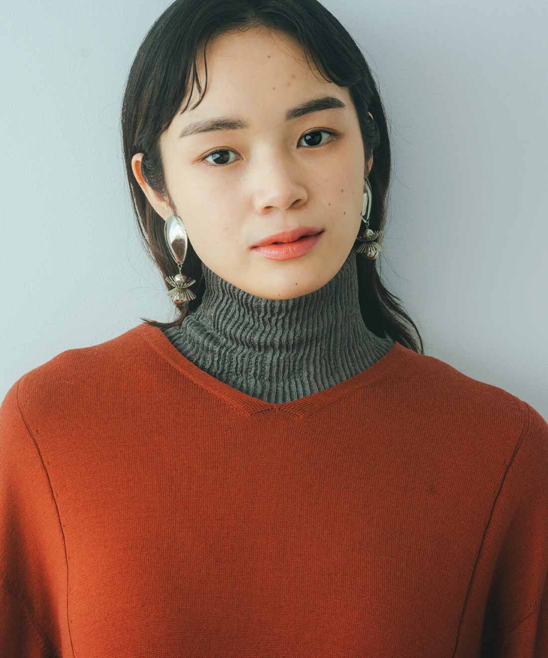 flufeel|シルク95％でふんわり首まわりを包む　しっとりあたたかネックカバー〈グレー〉の会