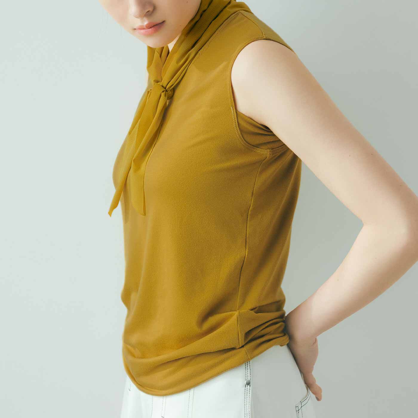 flufeel［フラフィール］|【7月分以降お届け】首筋ひんやり接触冷感 ストール衿付きタンクトップの会