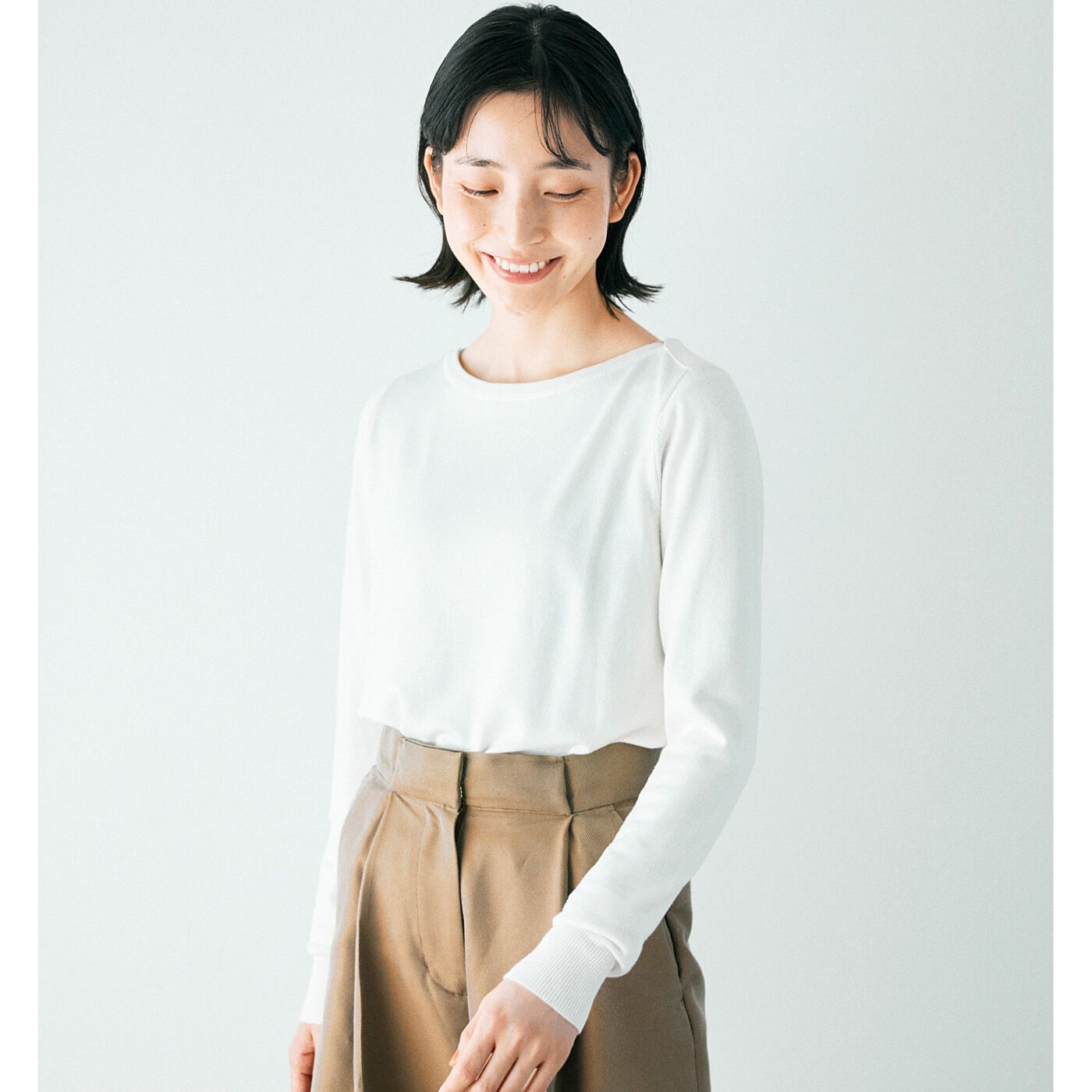 flufeel|袖はつるりですっきり見せ！　着ぶくれ知らずのあったか裏微起毛インナーの会|肩まわりや二の腕のシルエットがほっそり見違えます。