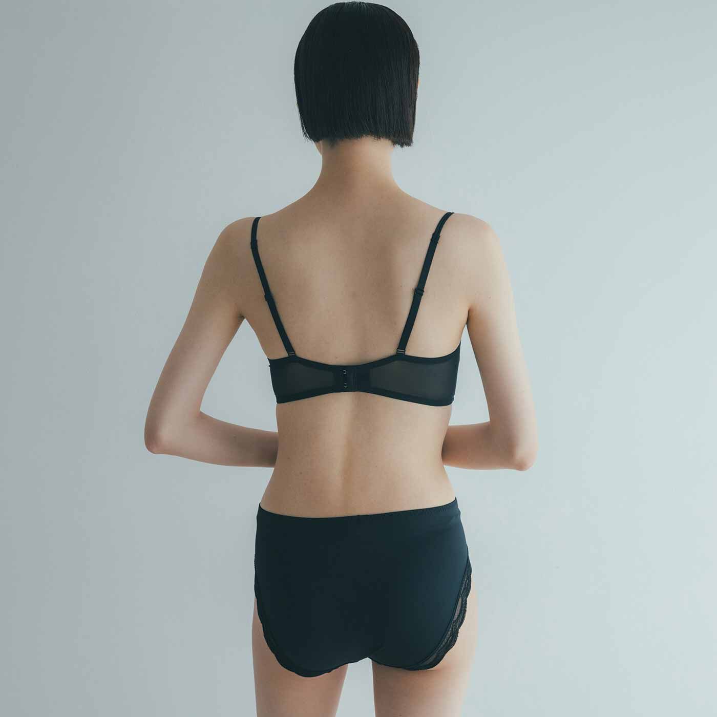flufeel|迷える大人に黒の魔法 遊び心と個性を宿した ノンワイヤーブラ＆ショーツの会