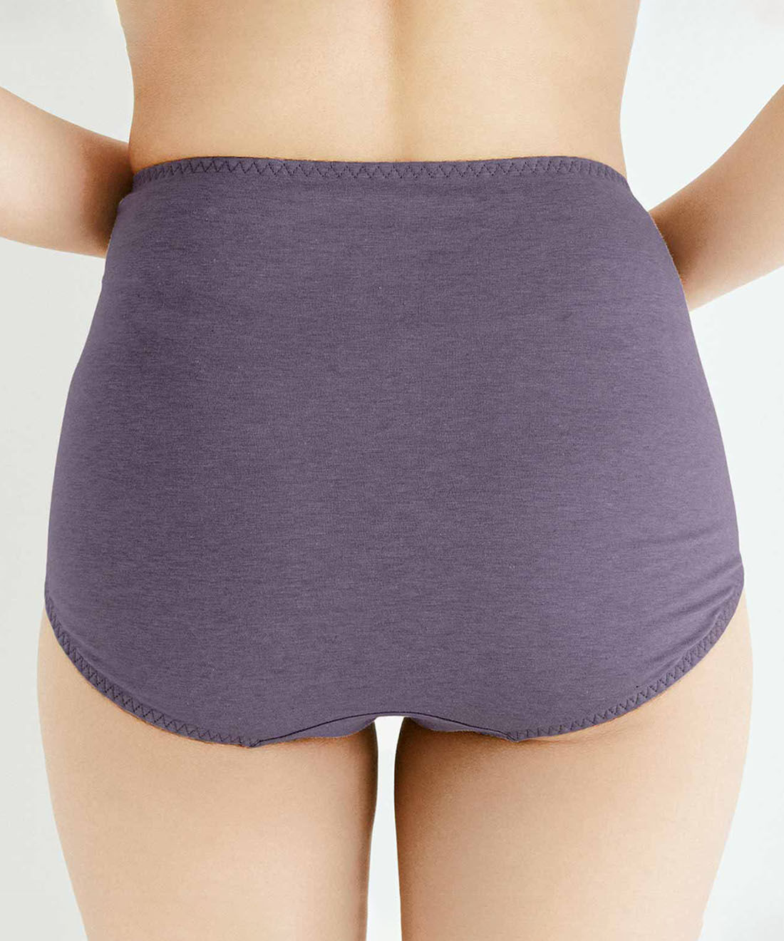 flufeel|下腹ぽっこりをカバーする ゆるやかサポート ハイウエストショーツの会|Back