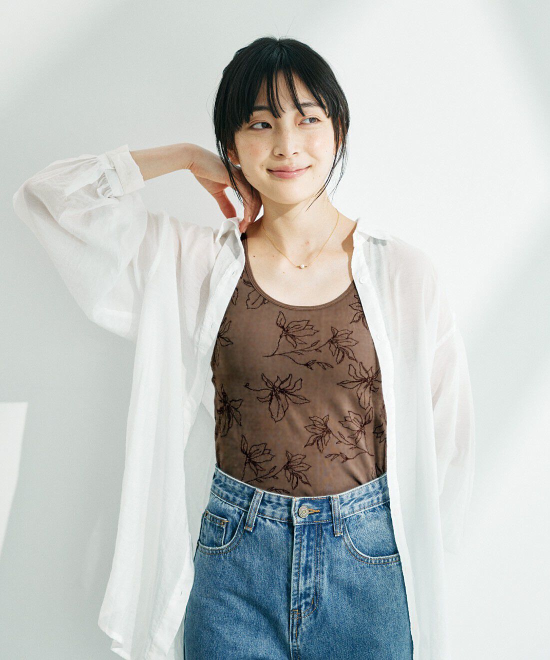 flufeel［フラフィール］|【8月分以降お届け】肩甲骨をらくらく意識で背筋ピン！　コーデに華を添える ジャカード風ヨガ気分ブラタンクの会