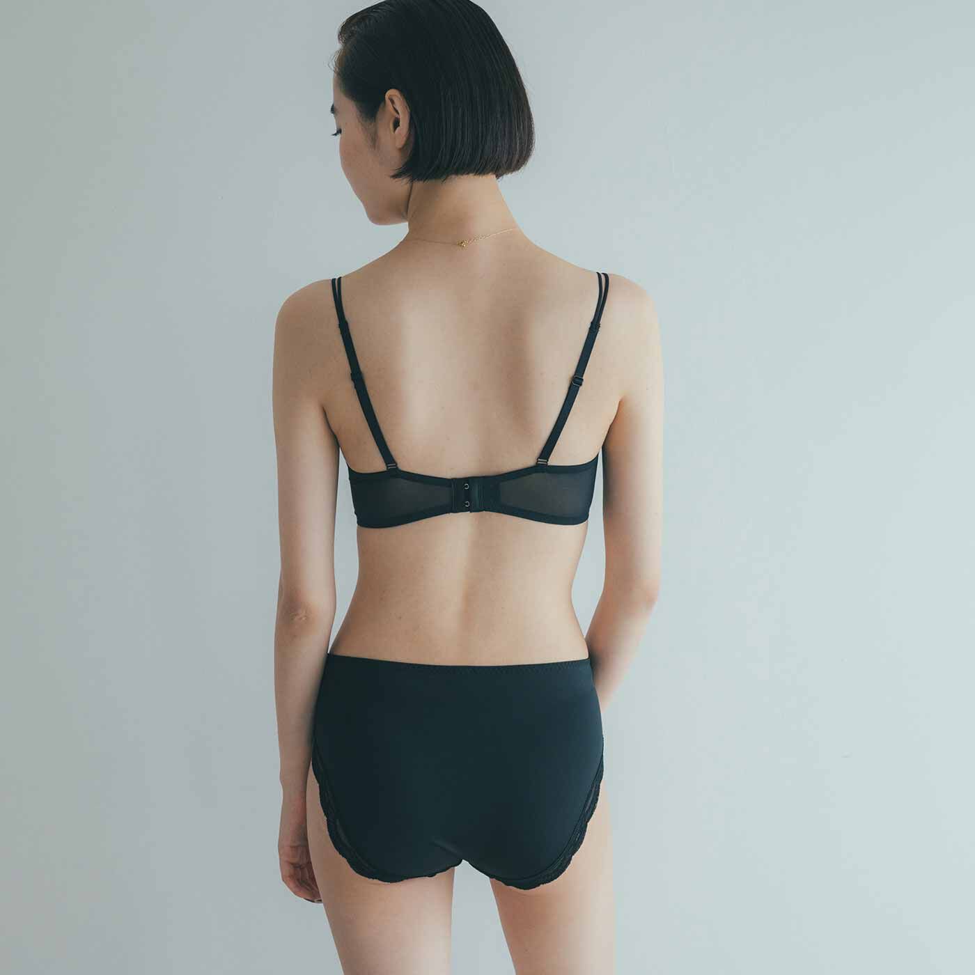 flufeel|迷える大人に黒の魔法 遊び心と個性を宿した ノンワイヤーブラ＆ショーツの会