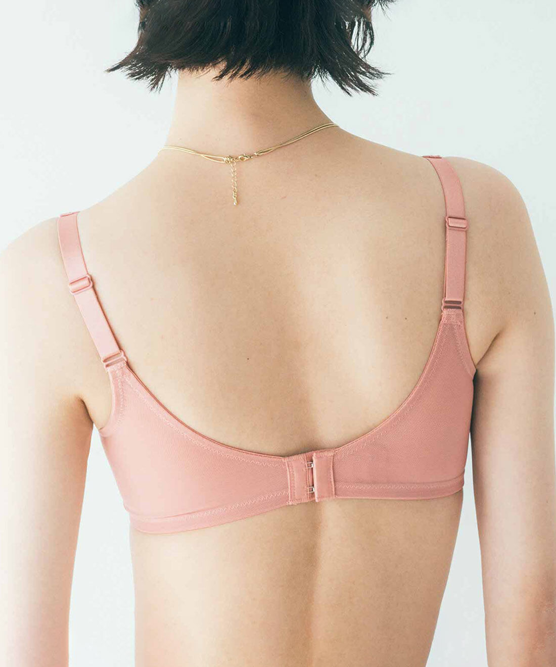 flufeel［フラフィール］|アラフォーからの胸悩み対策 厳選カラーで透けにくい サイズ選び解放ブラの会