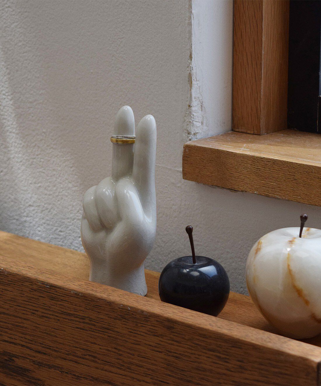 フェリシモの雑貨 Kraso|ポーセリン　ハンドオブジェ〈ピース〉