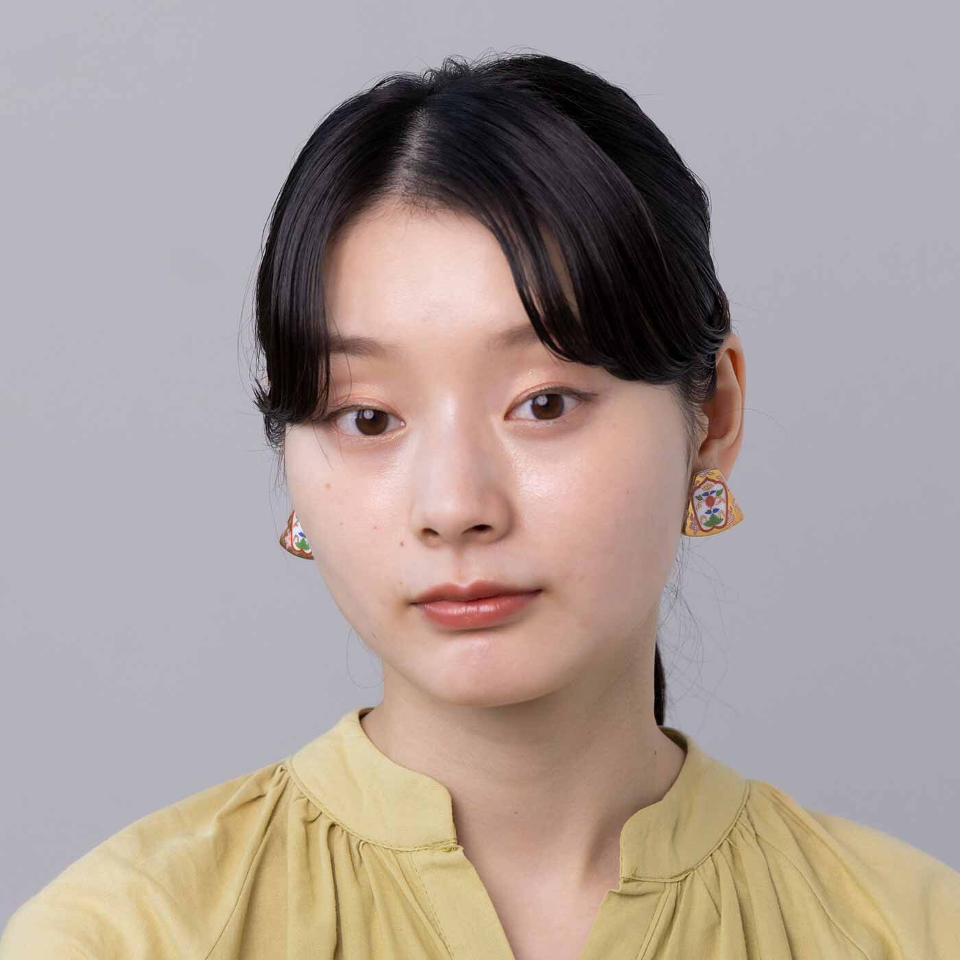 フェリシモの雑貨 Kraso|伝統工芸が横顔を彩る 古伊万里風やきものアクセサリーの会