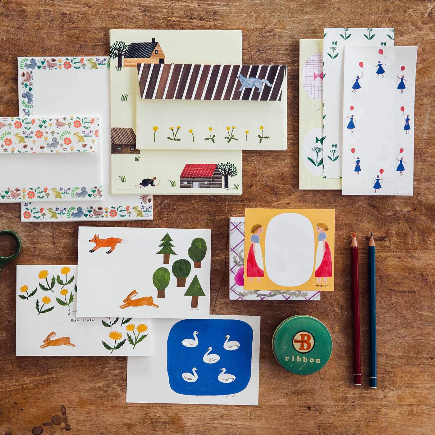 フェリシモの雑貨 Kraso|cozyca products 人気作家さんのかわいいイラストが楽しめる  紙もの文具セット  PART2の会|文房具好き、紙もの好きさんにはたまらない！ スビキアワ、浅野みどり、西淑、布川愛子、柊有花、ネクタイ……豪華！ 人気作家６人の素敵な作品がたっぷり楽しめる紙ものをお届けします。
