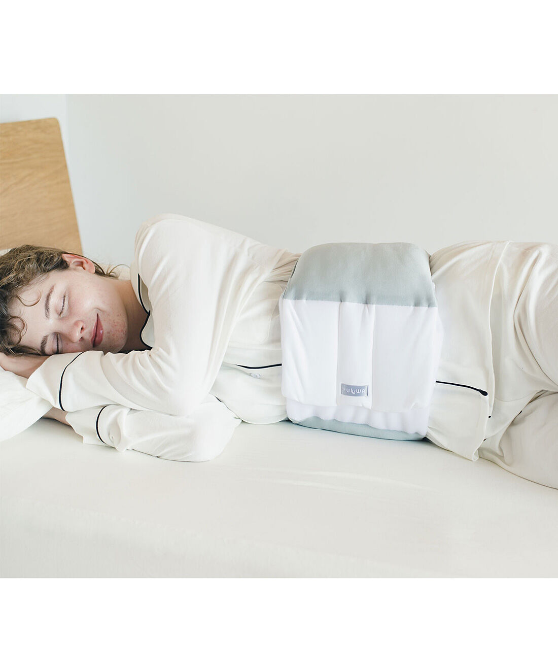 フェリシモの雑貨 Kraso|寝ている間も腰をふんわりサポートお医者さんの腰futon