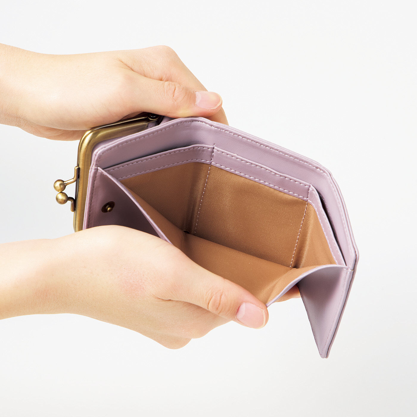 フェリシモの雑貨 Kraso|UP.de　最小限をつれてって　すみれ色の小さなしあわせ　手のり財布|お札入れ部分にはカードポケットが3つ。
